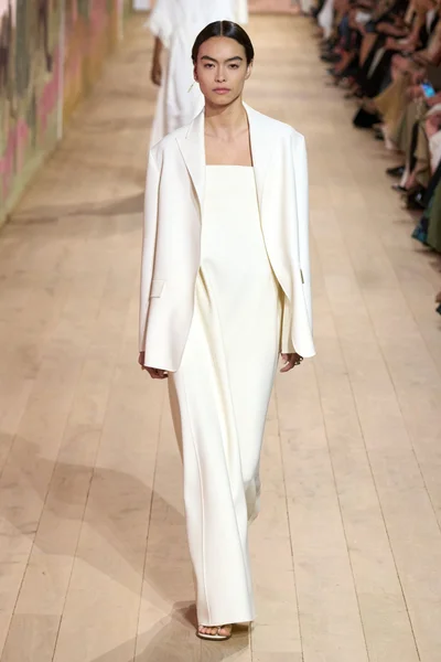 Look 8